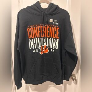 Men’s medium NWOT Bengals hoodie.